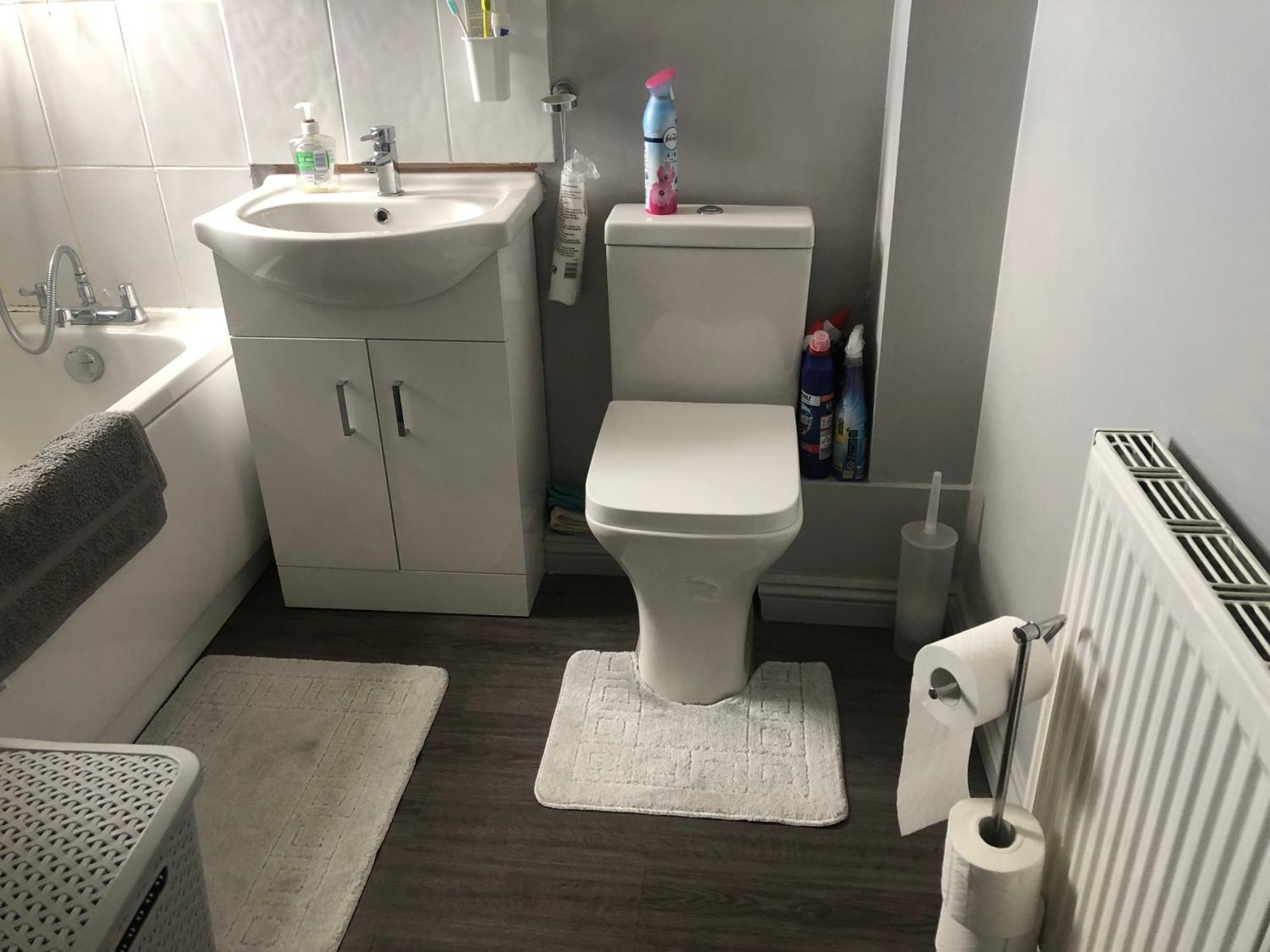 Basildon, Private In A Flat * Basildon